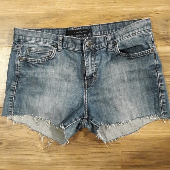 Vintage Calvin Klein Jeans Cutoff Shorts. - Picture 6 of 7